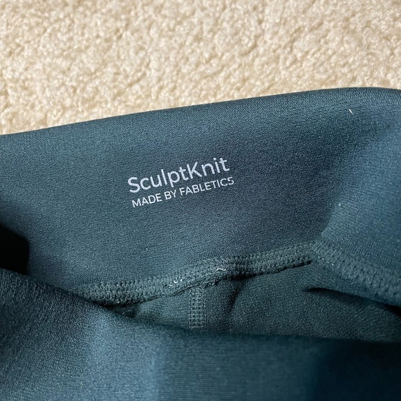 Fabletics Green Biker Shorts - Picture 3 of 4